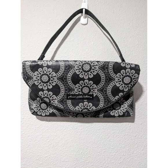 Petunia Pickle Bottom Handbags - Petunia Pickle‎ Bottom WistfulWeekend Diaper Bag Black